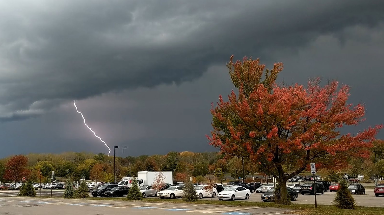 Showers and Thunderstorms Spread Across Northern, Central Plains